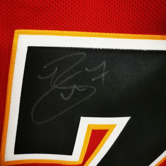 Autographed TJ Brodie Reebok Calgary Flames Red and Black Hockey Jersey - Large - Picture 3 of 5